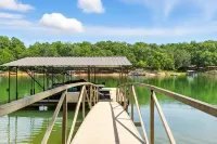 The Holiday House w/ Dock Hotel a Fair Play