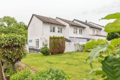 15 Minuten vom Frankfurt Station Entfernt. Geräumiges Haus mit 4 Schlafzimmer Decathlon 주변 호텔