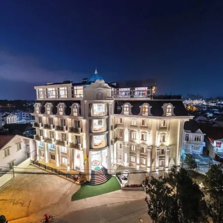 Nature Hotel - Pham Hong Thai
