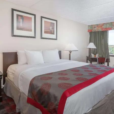 Albany Plaza Hotel