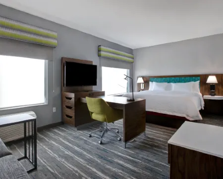 ハンプトン イン & スイーツ デプトフォード グロスターのホテル