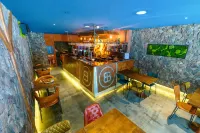 The George Hotel - bar