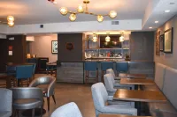 Four Points by Sheraton Chicago Westchester/Oak Brook - bar