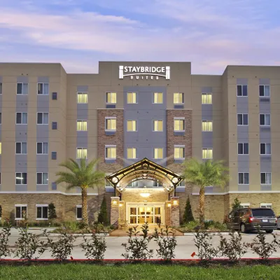 Staybridge Suites HOUSTON - MEDICAL CENTER by IHG Отели рядом с достопримечательностью «Стадион «NRG Астродом»»