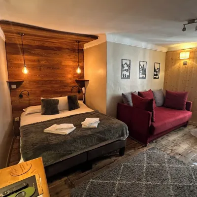 Auberge de la Paix Hoteles cerca de Teleférico de Pontillas