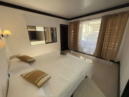 Fully Equipped 3 Beds 2 Cars 20-min Airport