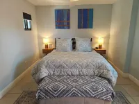 Queen. Minutes to Wilton drive. Private entrance and bathroom