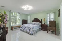 "Fountain of Youth" 2 bedroom 3 bath, bikes, BBQ 웜 미네랄 스프링스 호텔