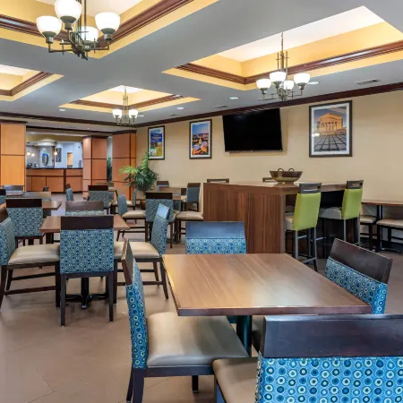 Comfort Suites