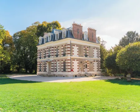 Maison le Parc Hotels in Provins