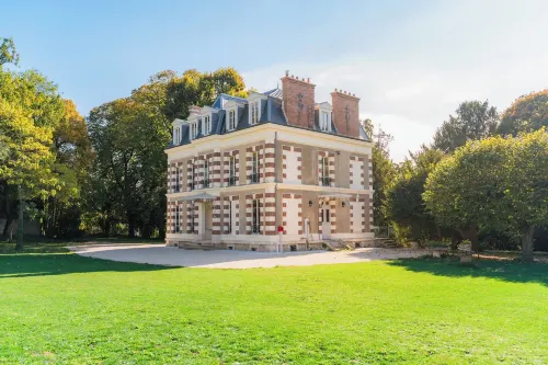 Le Parc Hotels in Provins