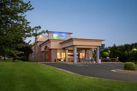 Holiday Inn Express Winchester South Stephens City