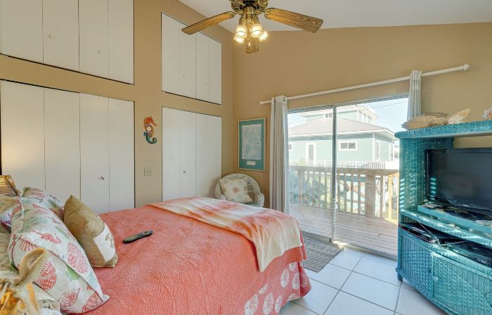 Little Gasparilla Island Paradise: Walk to Beach!