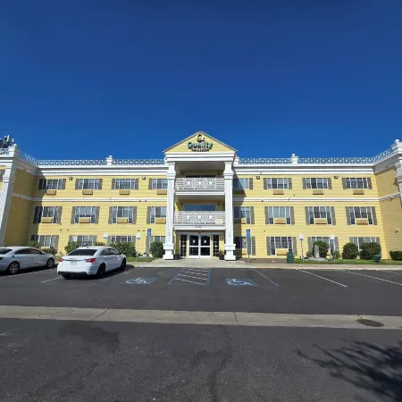 Quality Inn & Suites Tulare