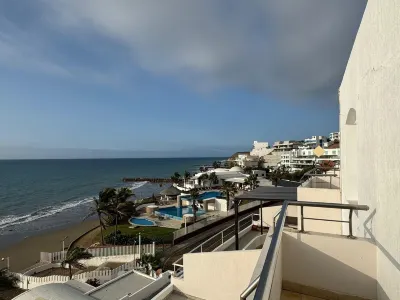 Luxury Oceanfront View Condo Hoteles en 