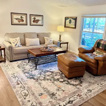 Beautiful Cozy Home in Thomson Near Lake and Boat Ramp