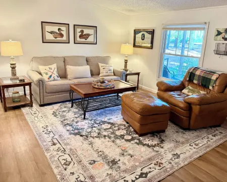 Beautiful Cozy Home in Thomson Near Lake and Boat Ramp Hotels in McDuffie County