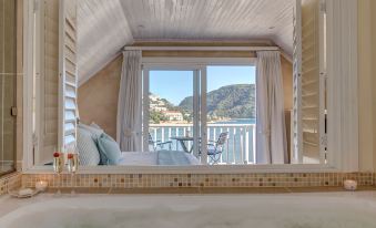 Amanzi Island Boutique Hotel