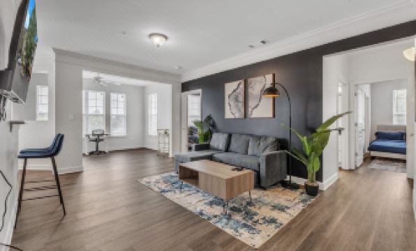 Upscale King 3BR Suite Mins to Downtown Raleigh