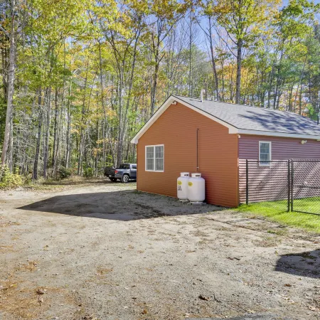 Wooded Retreat w/ Pet-friendly Yard in Standish