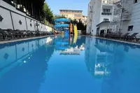 altuncu premıum termal hotel - piscine