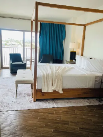 拉昆塔湖城堡酒店