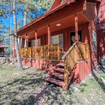 Cozy cottage nestled in the middle of Cloudcroft