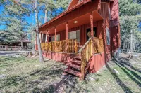 Cozy cottage nestled in the middle of Cloudcroft