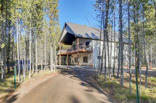 Outdoor Adventure Hub ~ 20 Miles to Yellowstone!