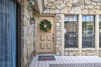 Horseshoe Bay Resort Townhome - Near Lake LBJ! - Pools