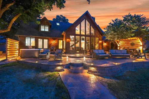 Spacious, Lakefront Home w/ Private Dock! - parking