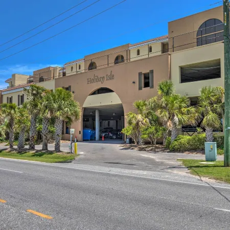 Dauphin Island Condo w/ Pool, Balcony & Ocean View