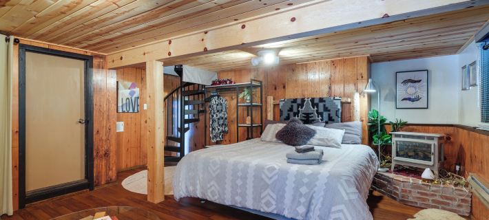 Decks, Grills and Fire Pit Camp Connell Hideaway! Hotels in Calaveras County