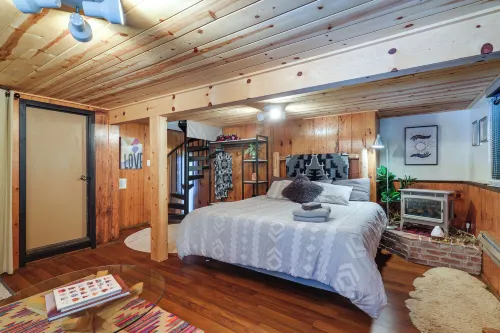 Decks, Grills and Fire Pit Camp Connell Hideaway! - spa