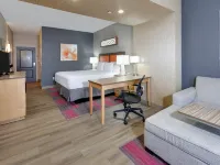 La Quinta Inn & Suites by Wyndham Dallas Love Field Hotels near Dallas Love Field