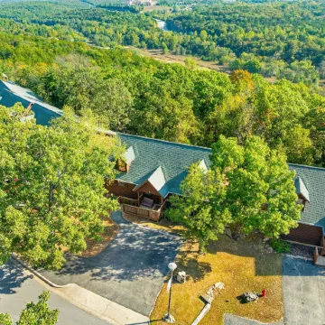 Ozarks Oasis 4 Bedroom Cabin by Redawning