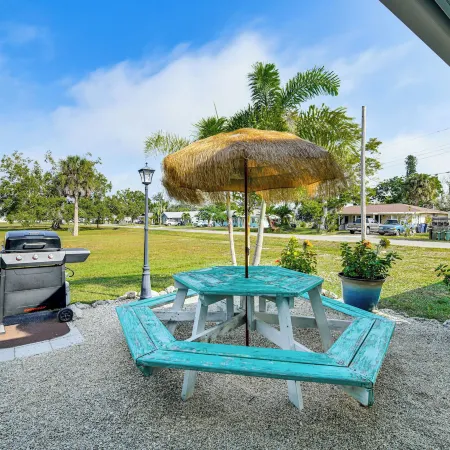 Pet-Friendly Bradenton Home 1 5 Mi to Cortez Beach
