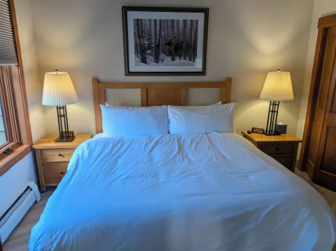 Location! location! location! Steps from the Eagle chair lift.