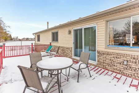 4-bedroom Suburban Retreat in wonderful Warren with 2 full kitchens and 2.5 bath