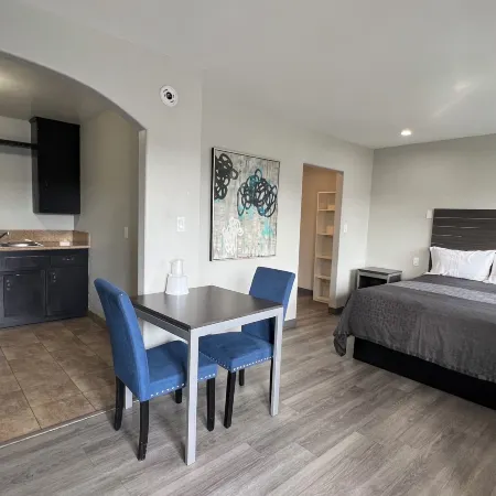 Cloud 9 Inn - El Cielo Inn