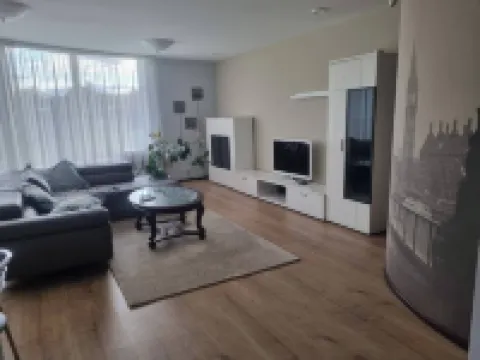 บ้านเช่า 4 ห้องนอน สงบ ในเมืองประวัติศาสตร์ริกา