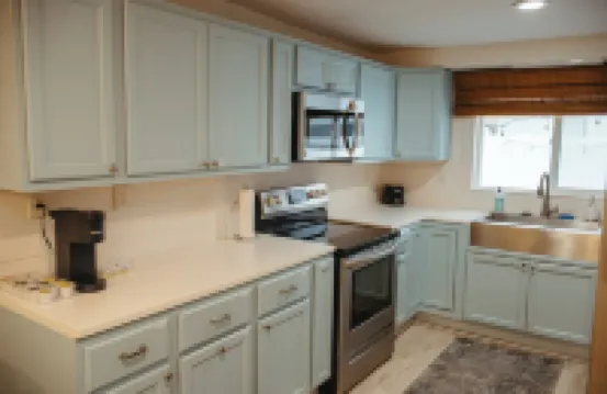 Charming 2-bedroom home near Mona Lake. Pet Friendly!