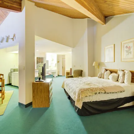 Capital O Amerihost Inn and Suites Mexico Hwy 54 MO
