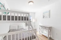 NEW Sleeps 7 Beach Fun Dining Palmaway - شرفة