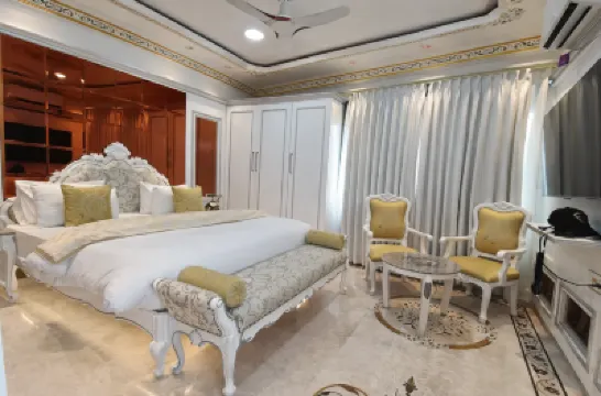 Hotel Om Stay Well Hotels near Indore Junction Station