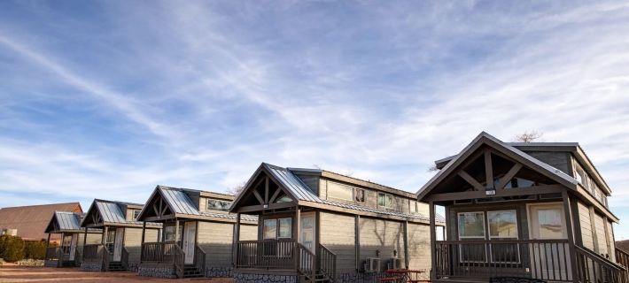 Luxury Tiny Homes - Deluxe King Room Hotels in Page