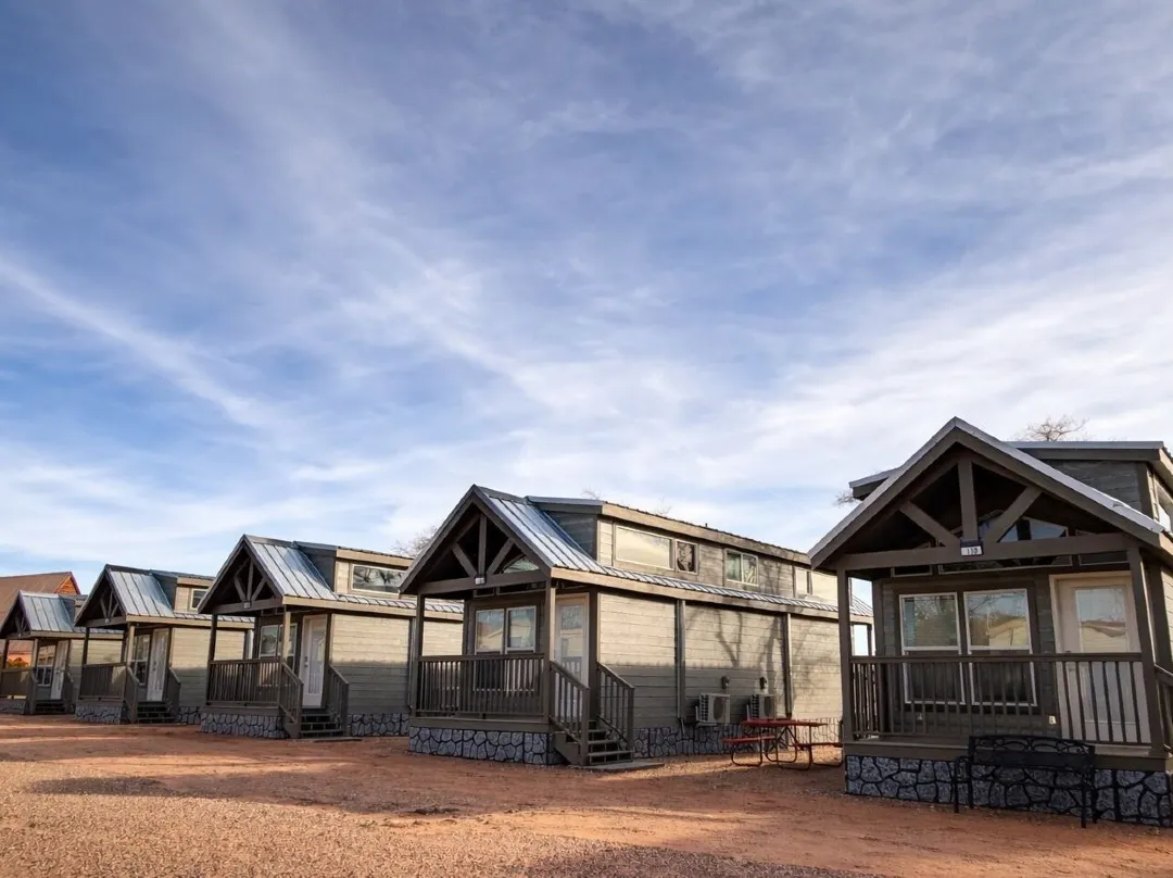 Luxury Tiny Homes - Deluxe King Room - Page, AZ