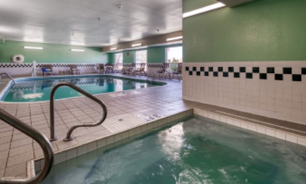 Quality Inn & Suites Springfield Southwest Near I-72