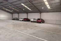 Victoria Inn - parking