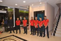 Puncak Budget Hotel - parking